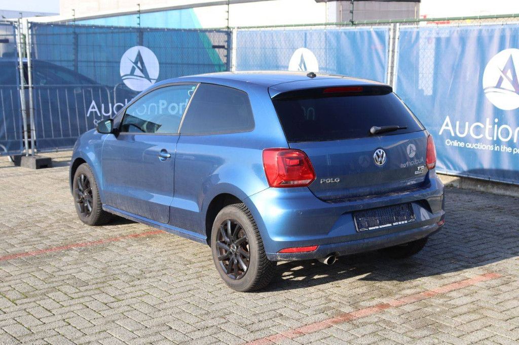 Pkw Volkswagen Polo TSI Benzin 90 PS 2015 (Marge)