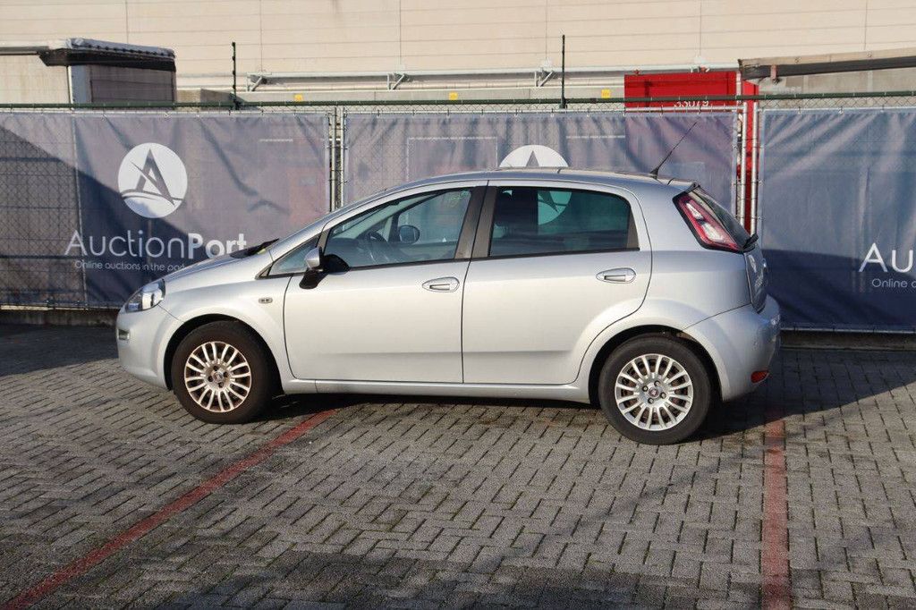 Passenger car Fiat Punto Petrol 69 hp 2014 (Margin)