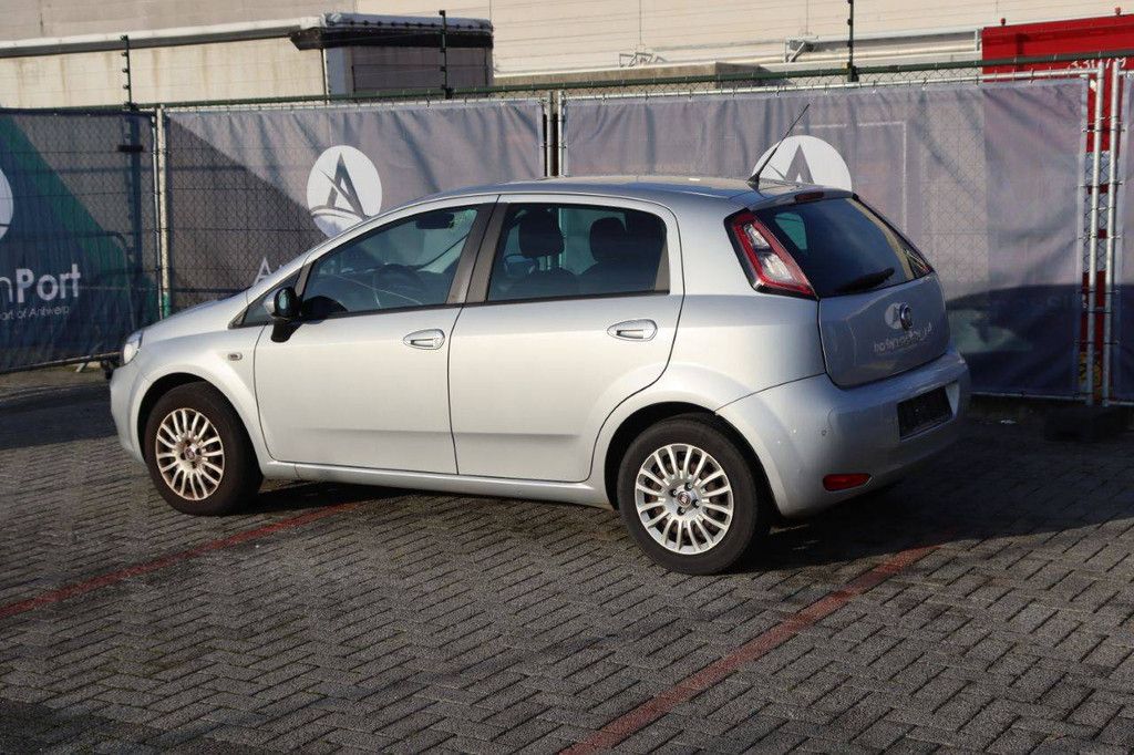 Passenger car Fiat Punto Petrol 69 hp 2014 (Margin)