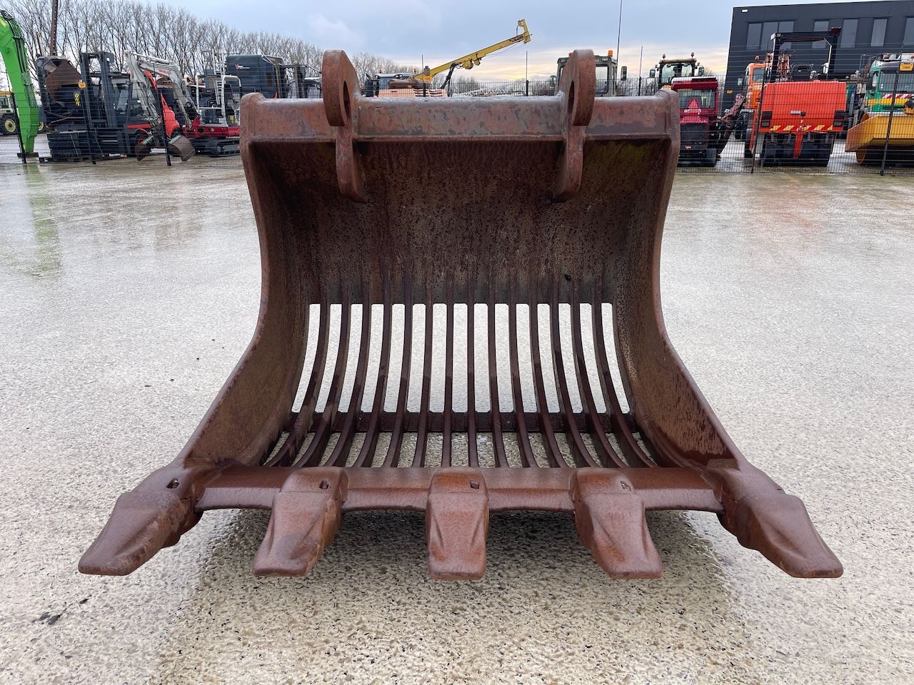 Verachtert puinbak CW45