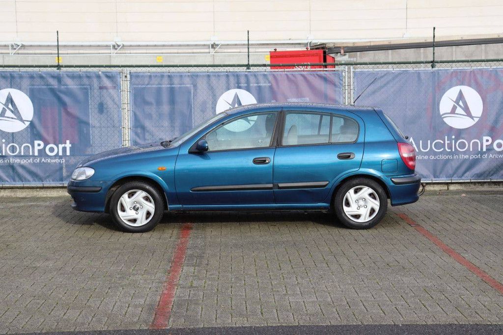 Pkw Nissan Almera Benzin 116 PS 2002 (Marge)