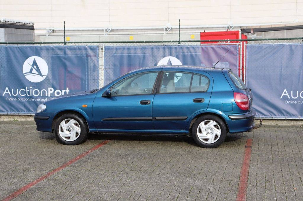 Pkw Nissan Almera Benzin 116 PS 2002 (Marge)