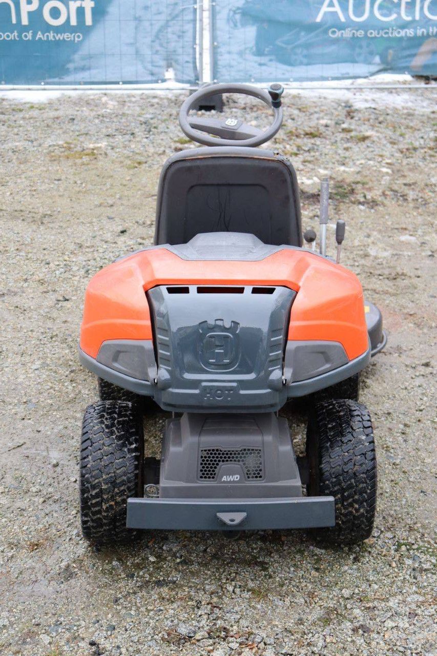 Zitmaaier Husqvarna R320 AWD Benzine 10.2kW 2018