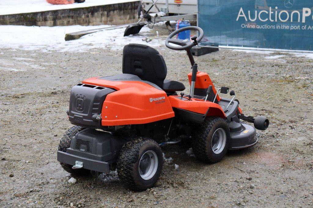 Aufsitzmäher Husqvarna R216AWD 4x4 Benzin 9,6 kW 2018