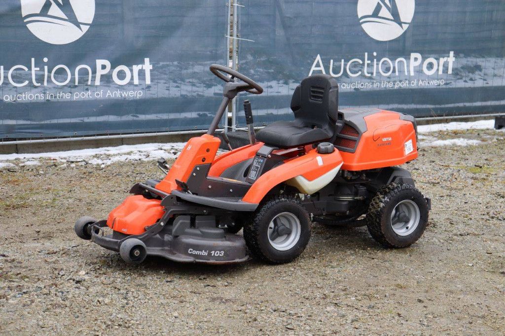 Aufsitzmäher Husqvarna R216AWD 4x4 Benzin 9,6 kW 2018