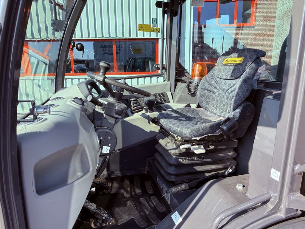 New Holland W50C Tool Carrier