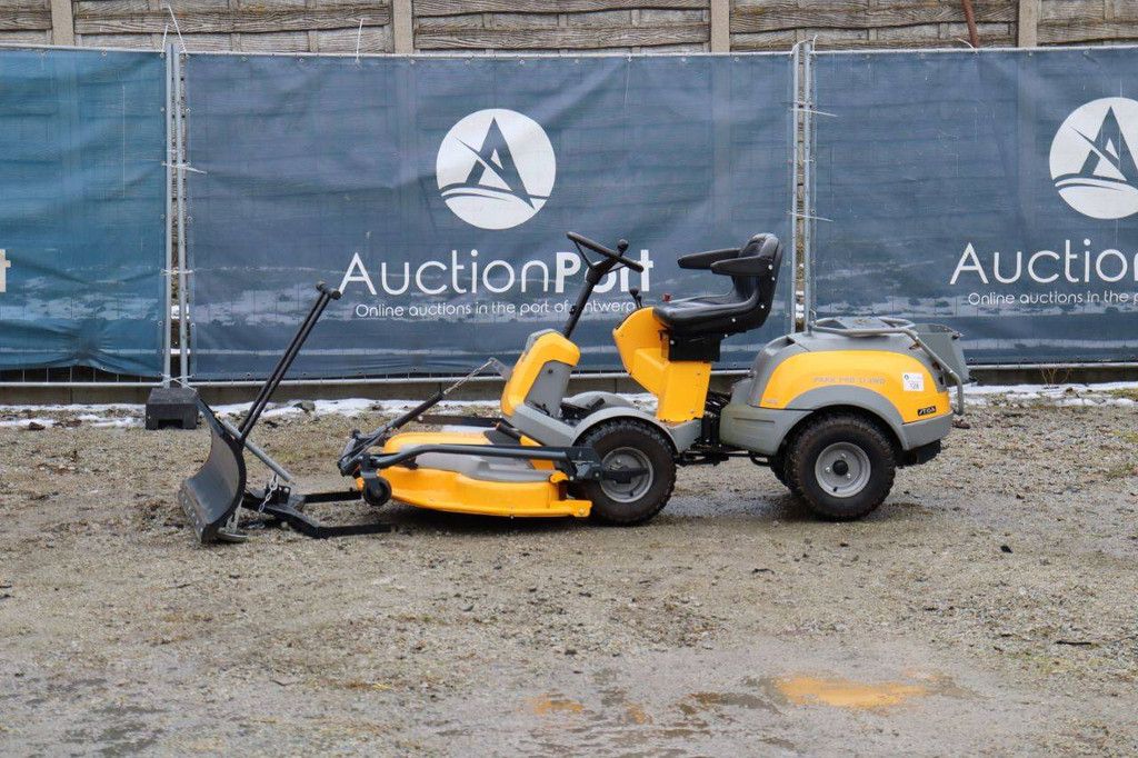 Stiga Park Pro 21 4WD Benzin-Aufsitzmäher 14,7 kW 2017