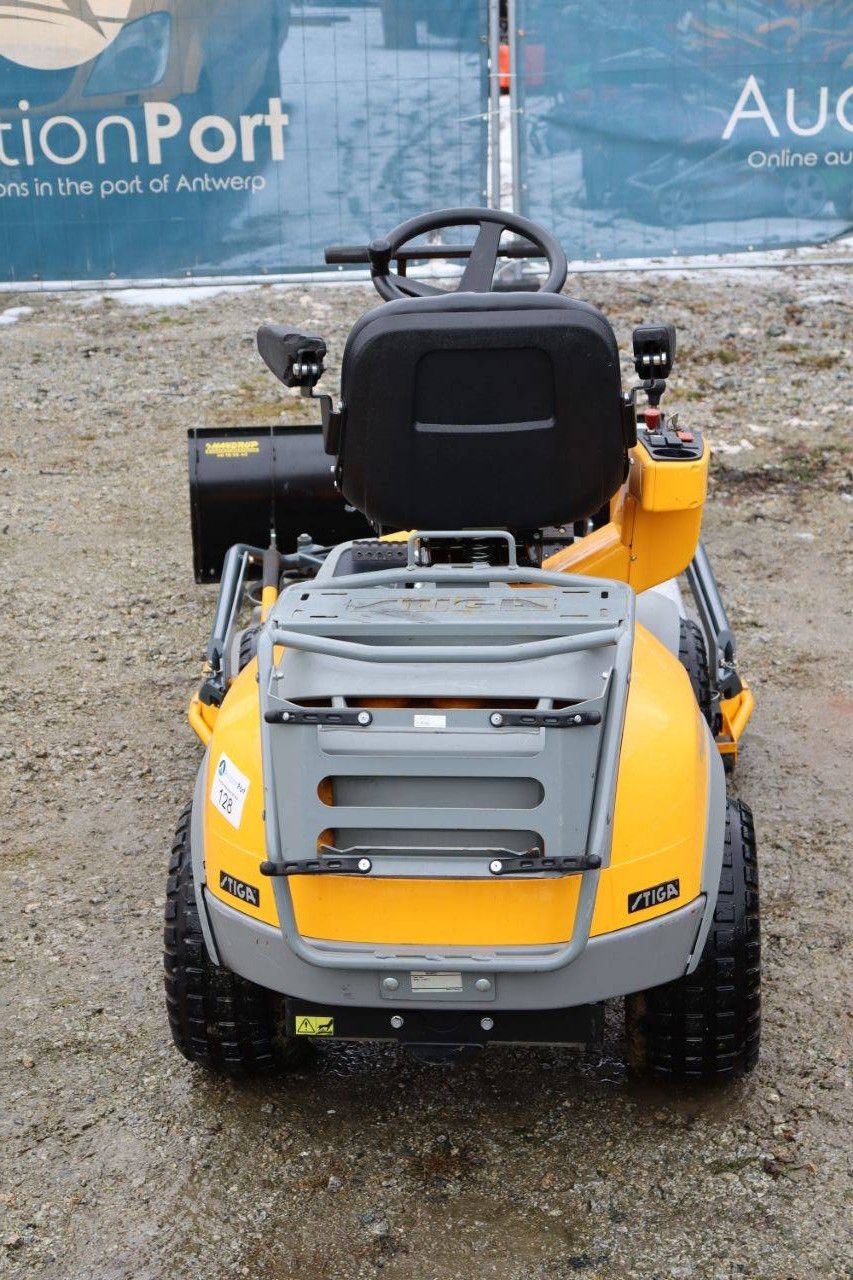 Stiga Park Pro 21 4WD Benzin-Aufsitzmäher 14,7 kW 2017