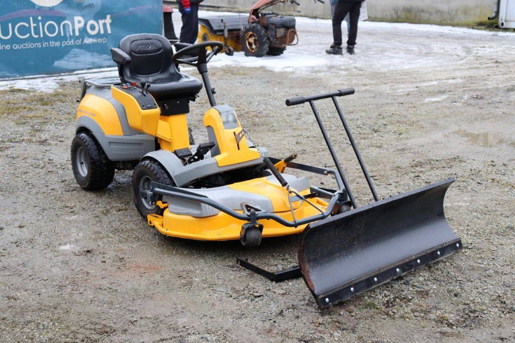 Stiga Park Pro 21 4WD Benzin-Aufsitzmäher 14,7 kW 2017