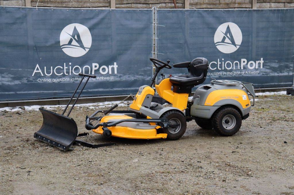 Stiga Park Pro 21 4WD Benzin-Aufsitzmäher 14,7 kW 2017
