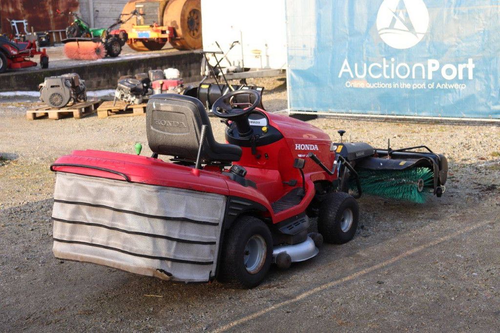 Honda HF2417 Benzin-Aufsitzmäher