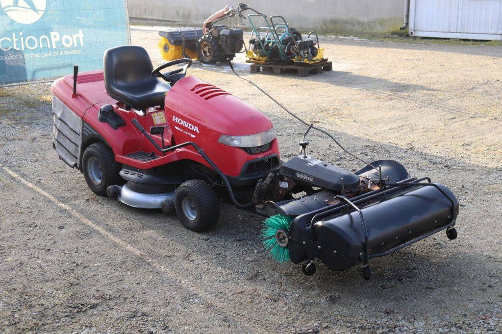 Honda HF2417 Benzin-Aufsitzmäher