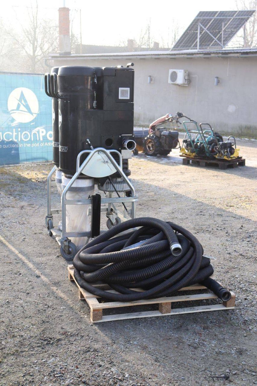 HTC 10iAD Elektrischer Staubabsauger 2011 für Beton und Böden