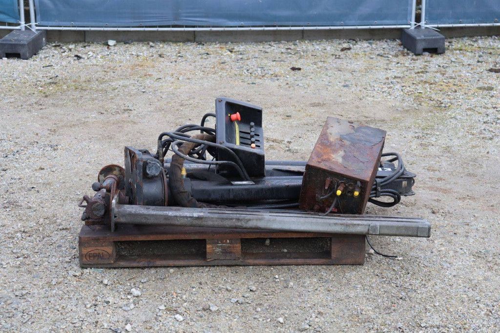 Loading crane Hiab 013T 998kg 5m