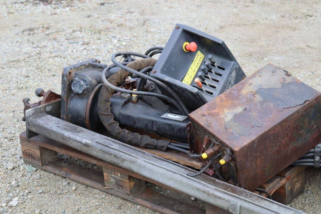 Loading crane Hiab 013T 998kg 5m