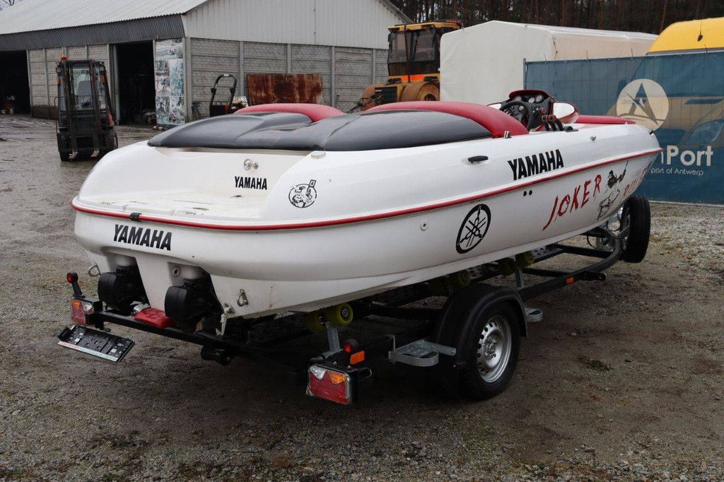 Yamaha EXT1200W Benzin-Schnellboot, 110 PS, mit Trailer