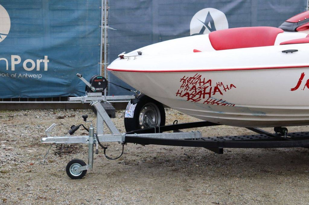 Yamaha EXT1200W Benzin-Schnellboot, 110 PS, mit Trailer