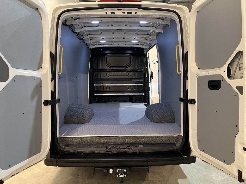 Man TGE 50 2.0 L2H1 180 PK DL DSG Automaat / Euro 6 / Trekhaak 3500 KG / Airco / Cruise Control / Camera / CarPlay / Navigatie / 83.000 KM !!