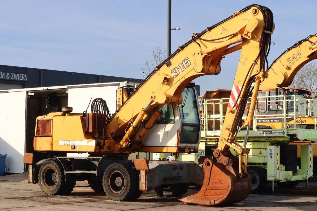 Liebherr A316 | BUCKET | ELEVATING CABIN | OUTRIGGERS