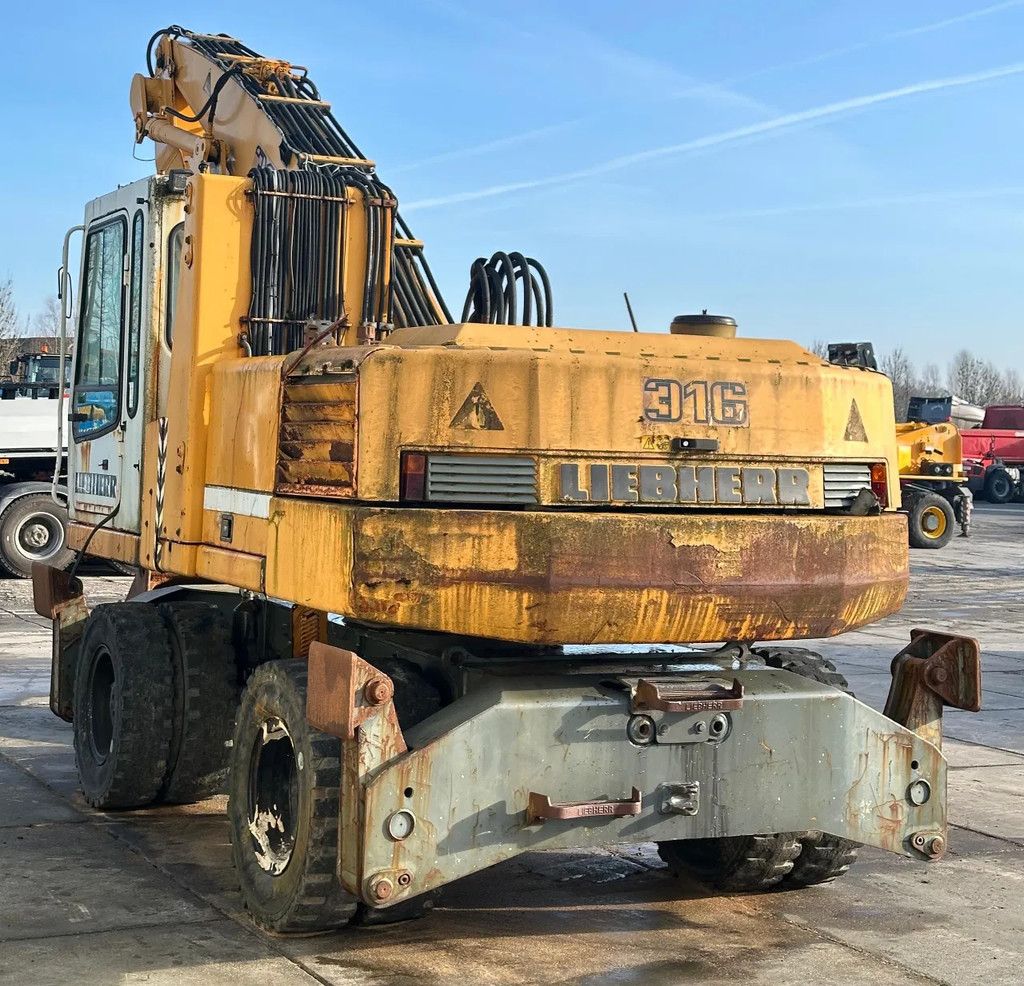 Liebherr A316 | BUCKET | ELEVATING CABIN | OUTRIGGERS