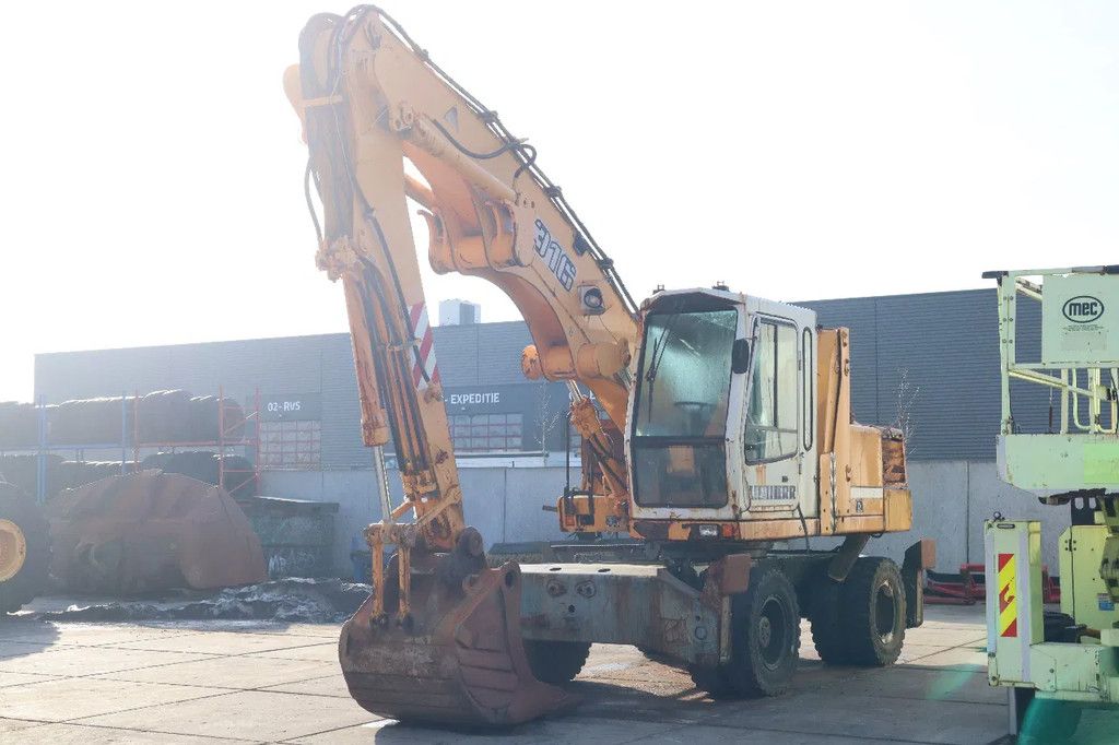 Liebherr A316 | BUCKET | ELEVATING CABIN | OUTRIGGERS