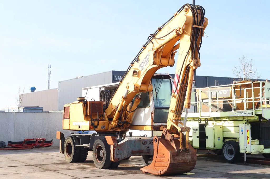 Liebherr A316 | BUCKET | ELEVATING CABIN | OUTRIGGERS