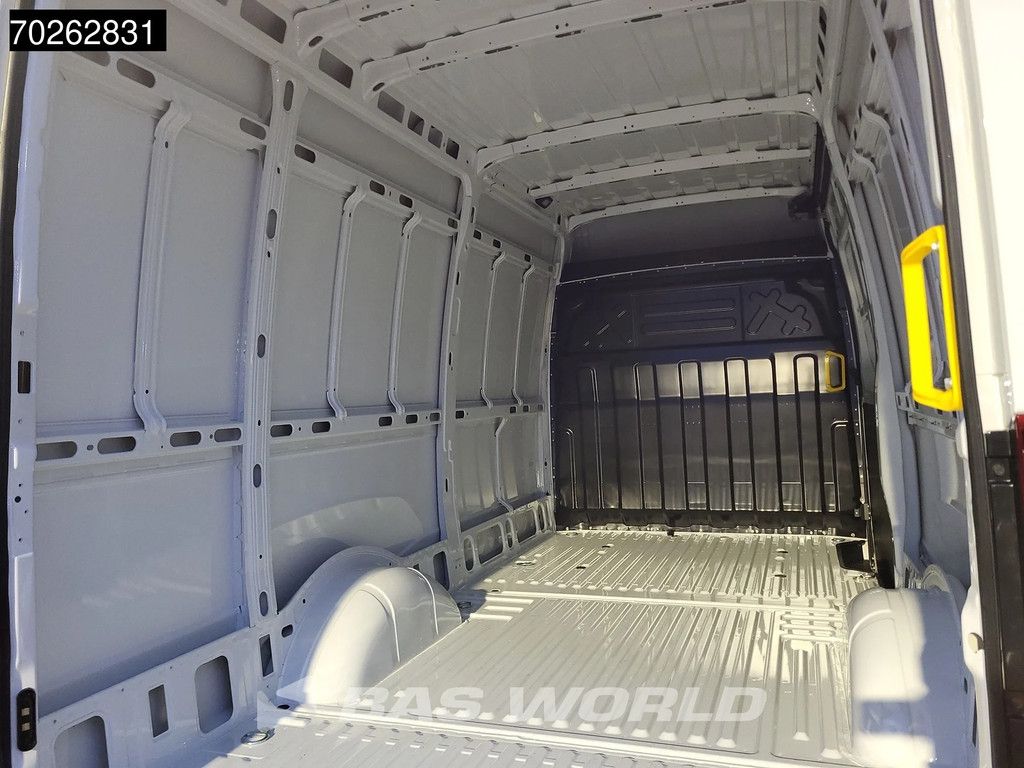 Iveco Daily 35S21 BPM VRIJ! 3.0L Automaat 210PK L2H2 2025-Model 3,5t Trekvermogen ACC LED CarPlay Camera Parkeersensoren Velgen Euro6 L3 12m3 A/C