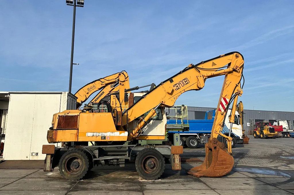 Liebherr A316 | BUCKET | ELEVATING CABIN | OUTRIGGERS