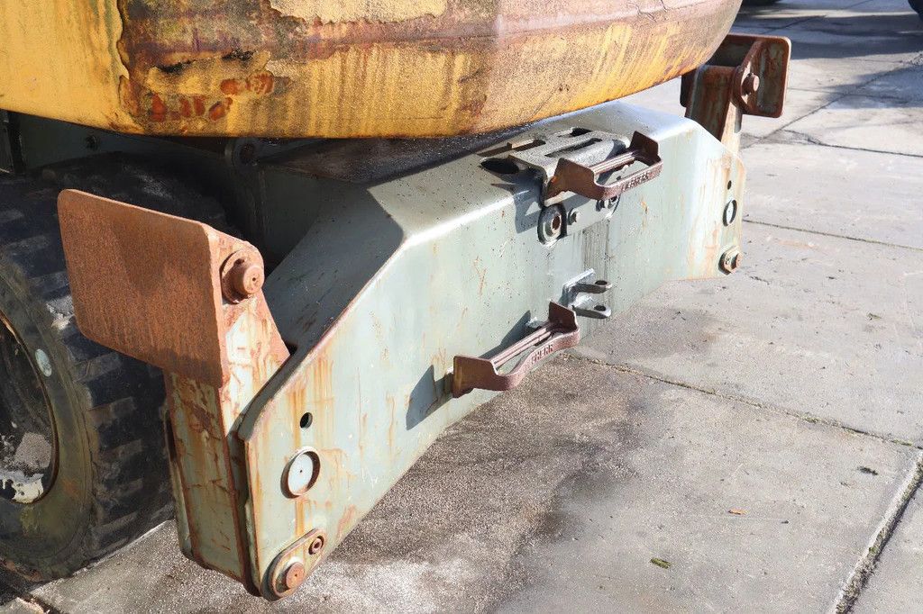 Liebherr A316 | BUCKET | ELEVATING CABIN | OUTRIGGERS