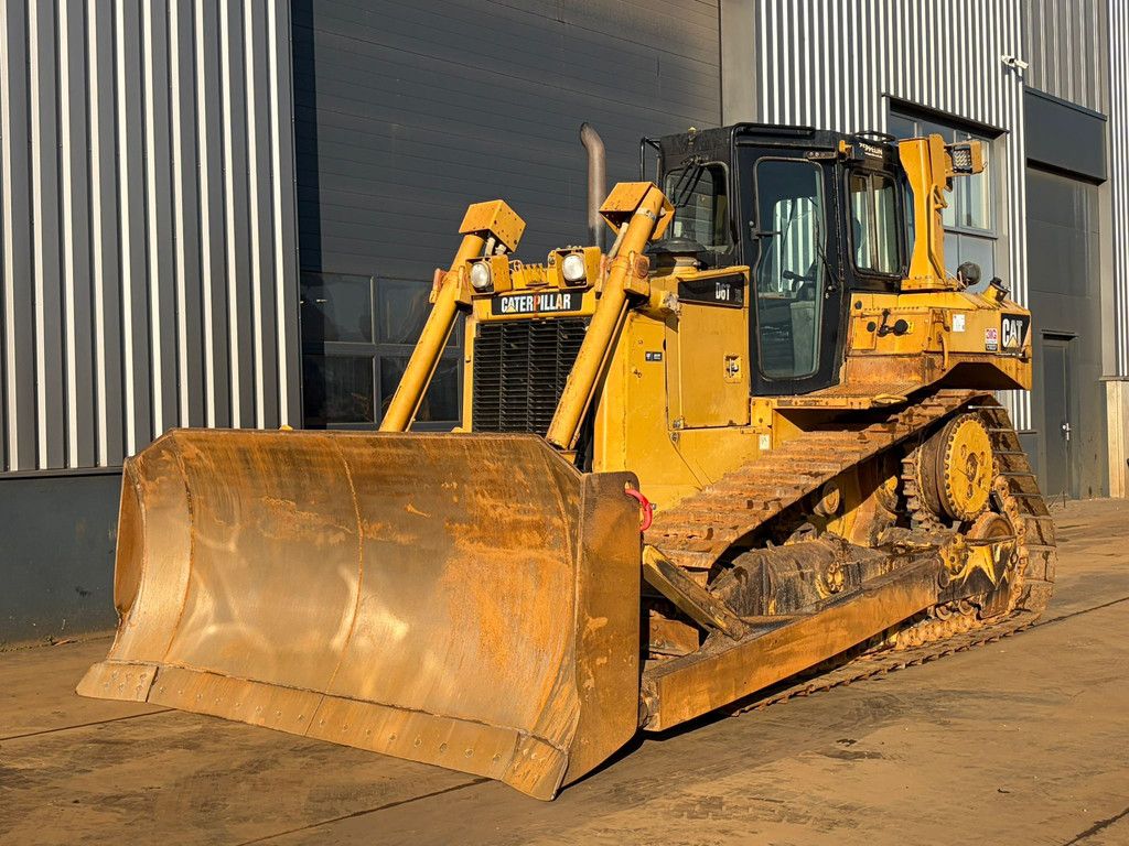 Caterpillar D6T XL