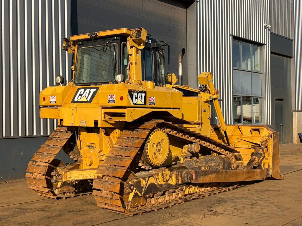 Caterpillar D6T XL