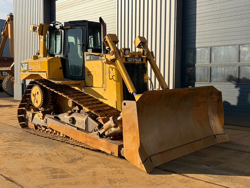 Caterpillar D6T XL