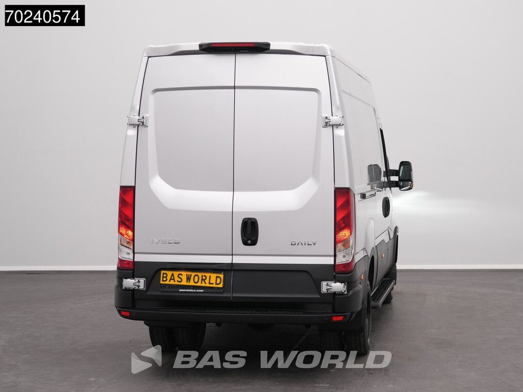 Iveco Daily 35C18 BPM VRIJ! 3.0L Black Edition Automaat 180PK L2H2 Dubbellucht 3,5t Trekgewicht ACC LED Navi Camera Parkeersensoren Euro6 L2 12m3 Klima