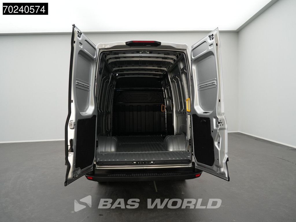 Iveco Daily 35C18 BPM VRIJ! 3.0L Black Edition Automaat 180PK L2H2 Dubbellucht 3,5t Trekgewicht ACC LED Navi Camera Parkeersensoren Euro6 L2 12m3 Klima