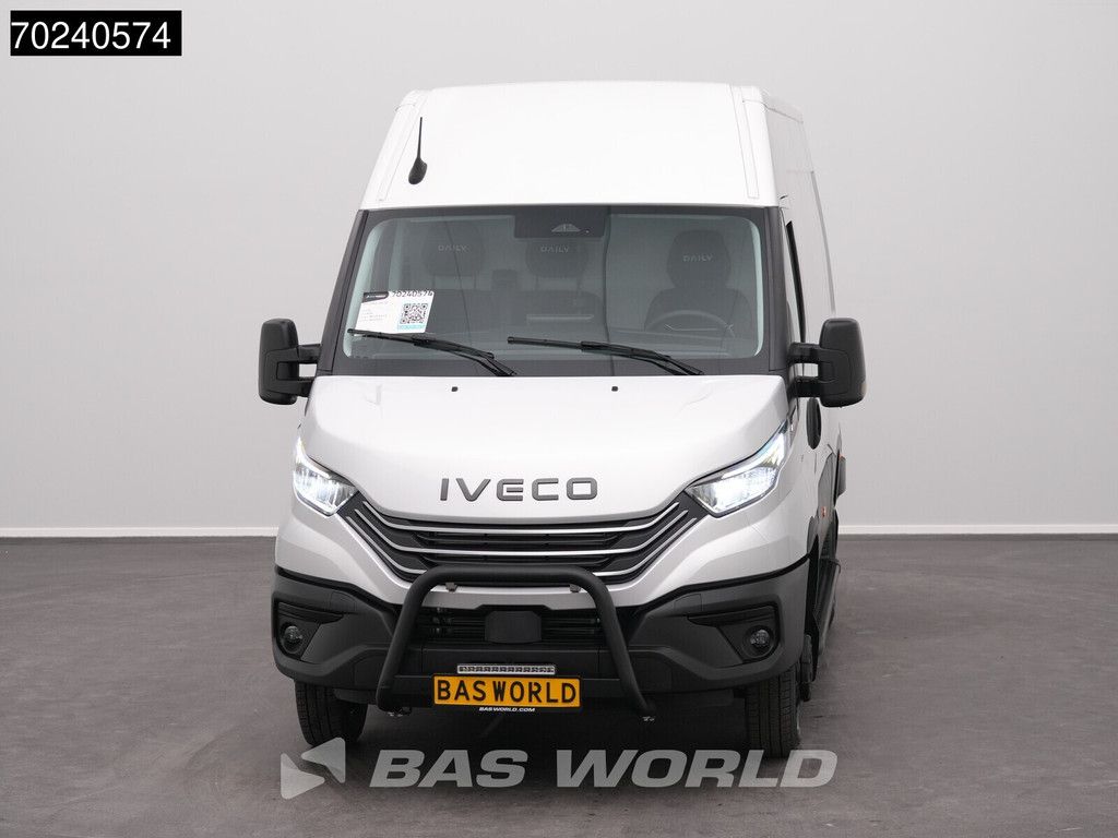 Iveco Daily 35C18 BPM VRIJ! 3.0L Black Edition Automaat 180PK L2H2 Dubbellucht 3,5t Trekgewicht ACC LED Navi Camera Parkeersensoren Euro6 L2 12m3 Klima