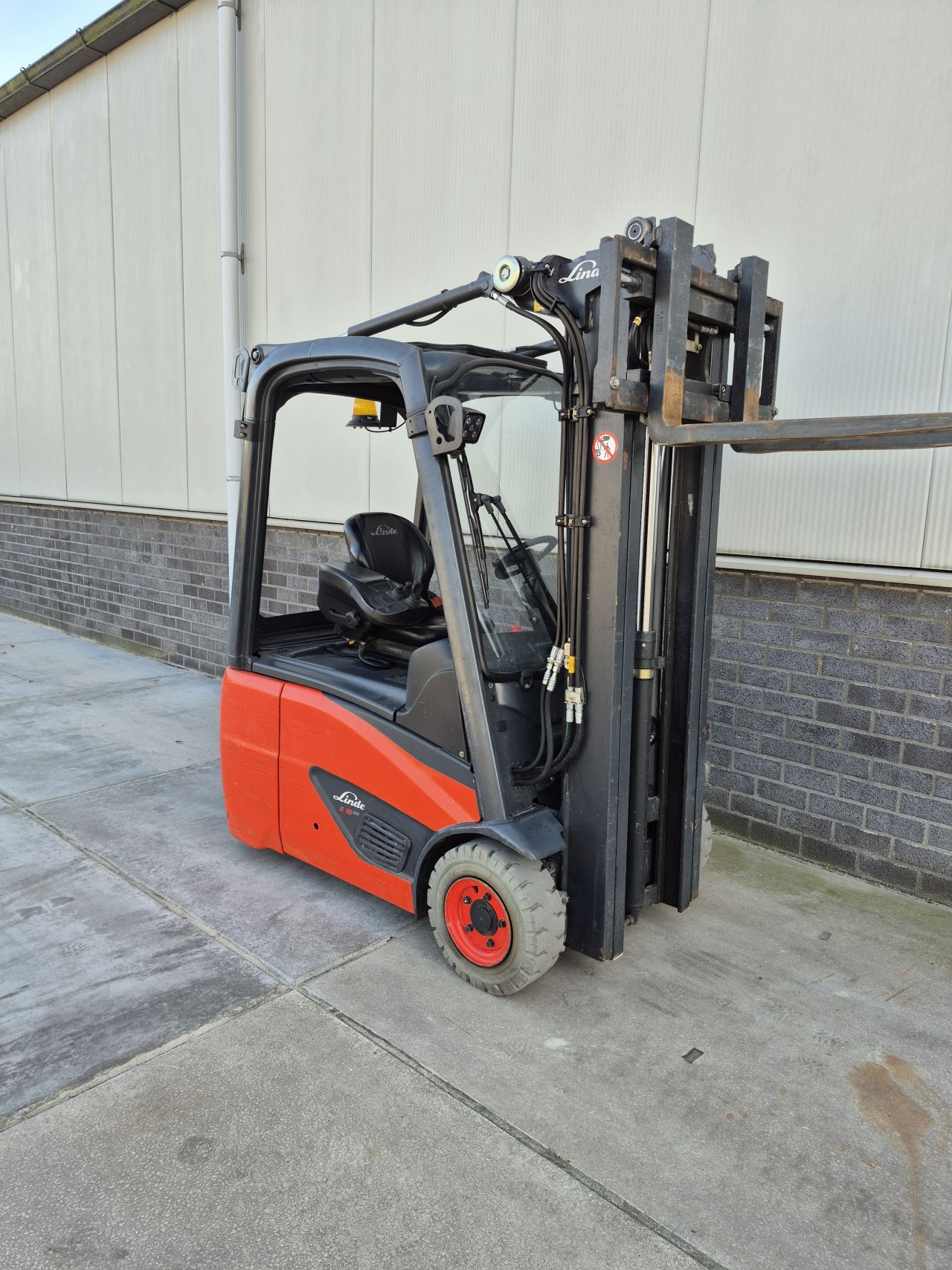 Linde E16C-02 bj 2015 triplex sideshift 4.620 mm accu bj 2019