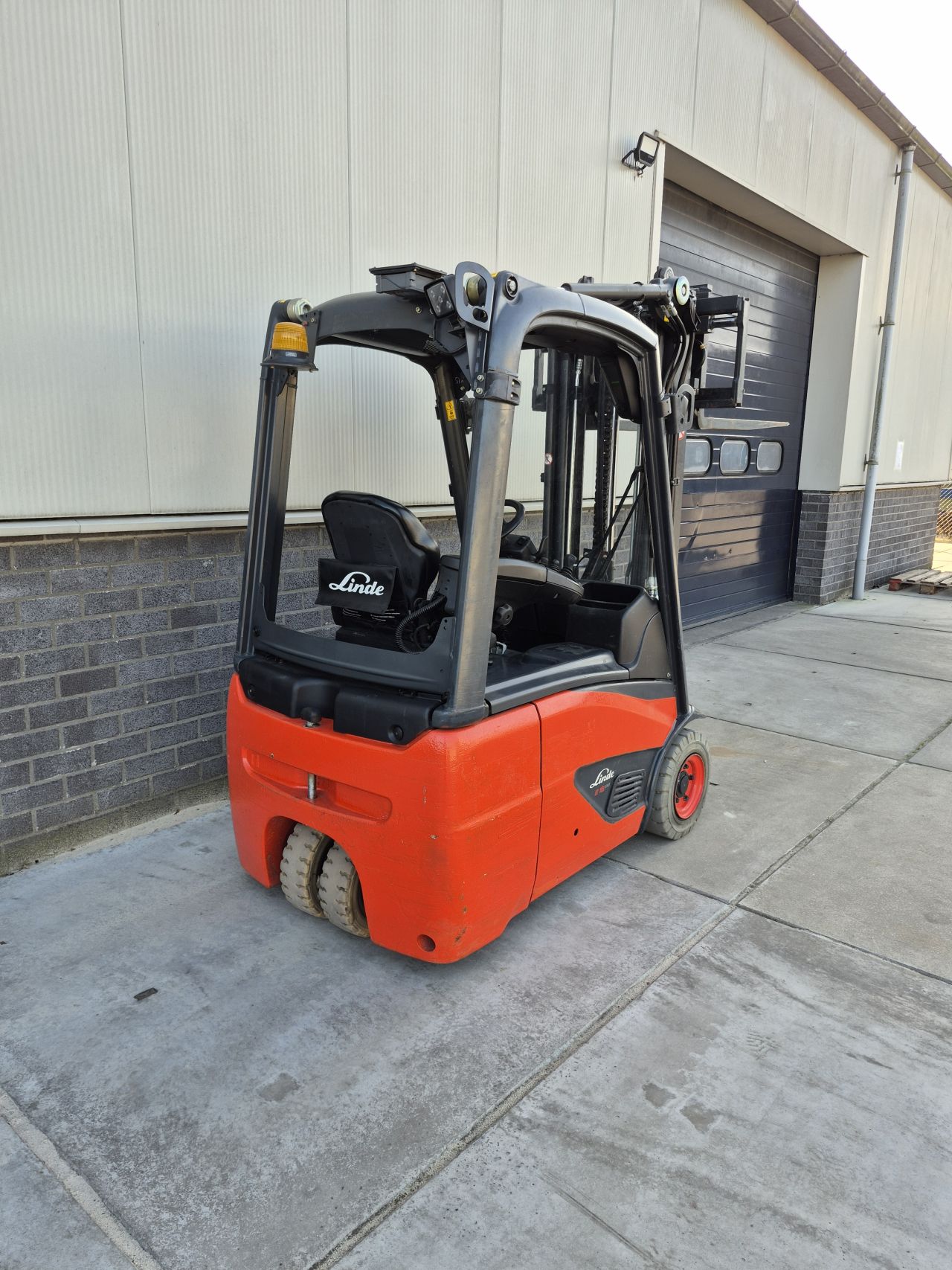 Linde E16C-02 bj 2015 triplex sideshift 4.620 mm accu bj 2019