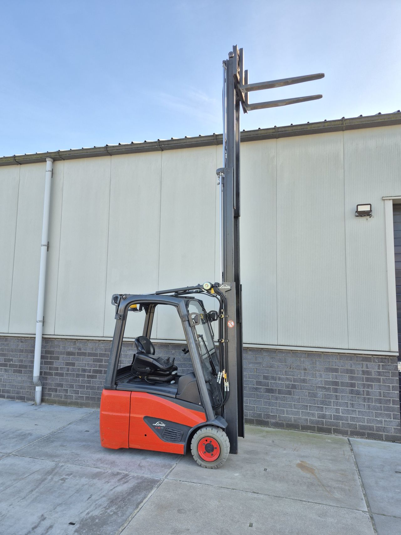 Linde E16C-02 bj 2015 triplex sideshift 4.620 mm accu bj 2019