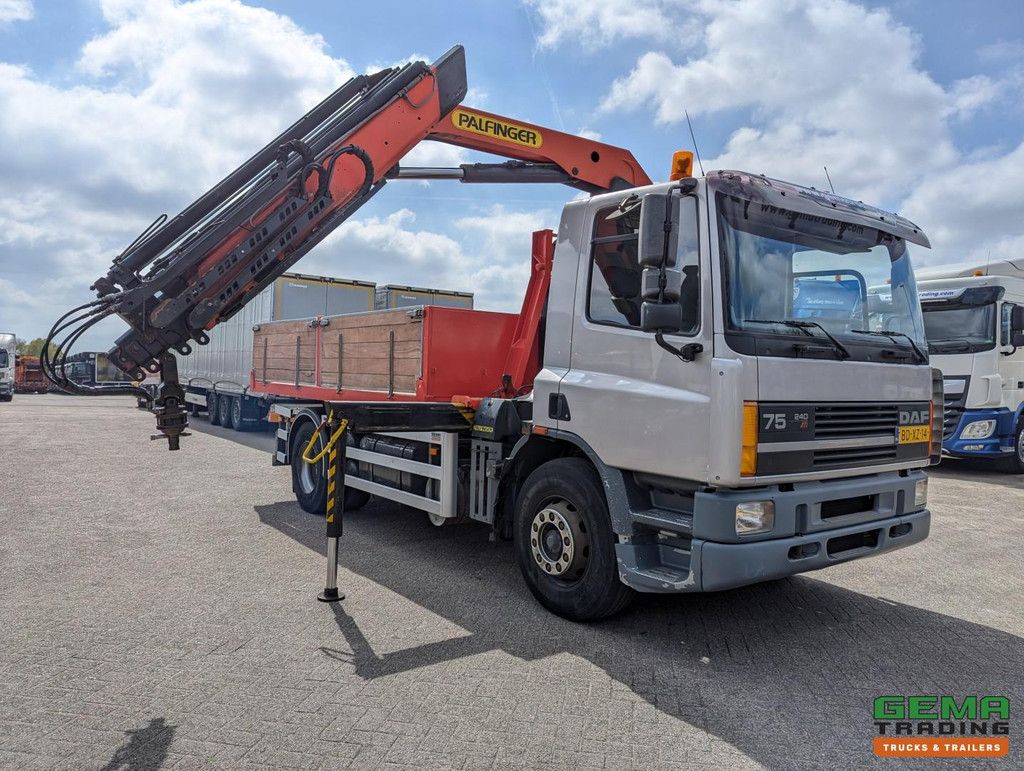 DAF CF 75.240 4x2 Dagcab Euro1 - Haakarm 14T + Palfinger PK11000 - Afstandsbediening