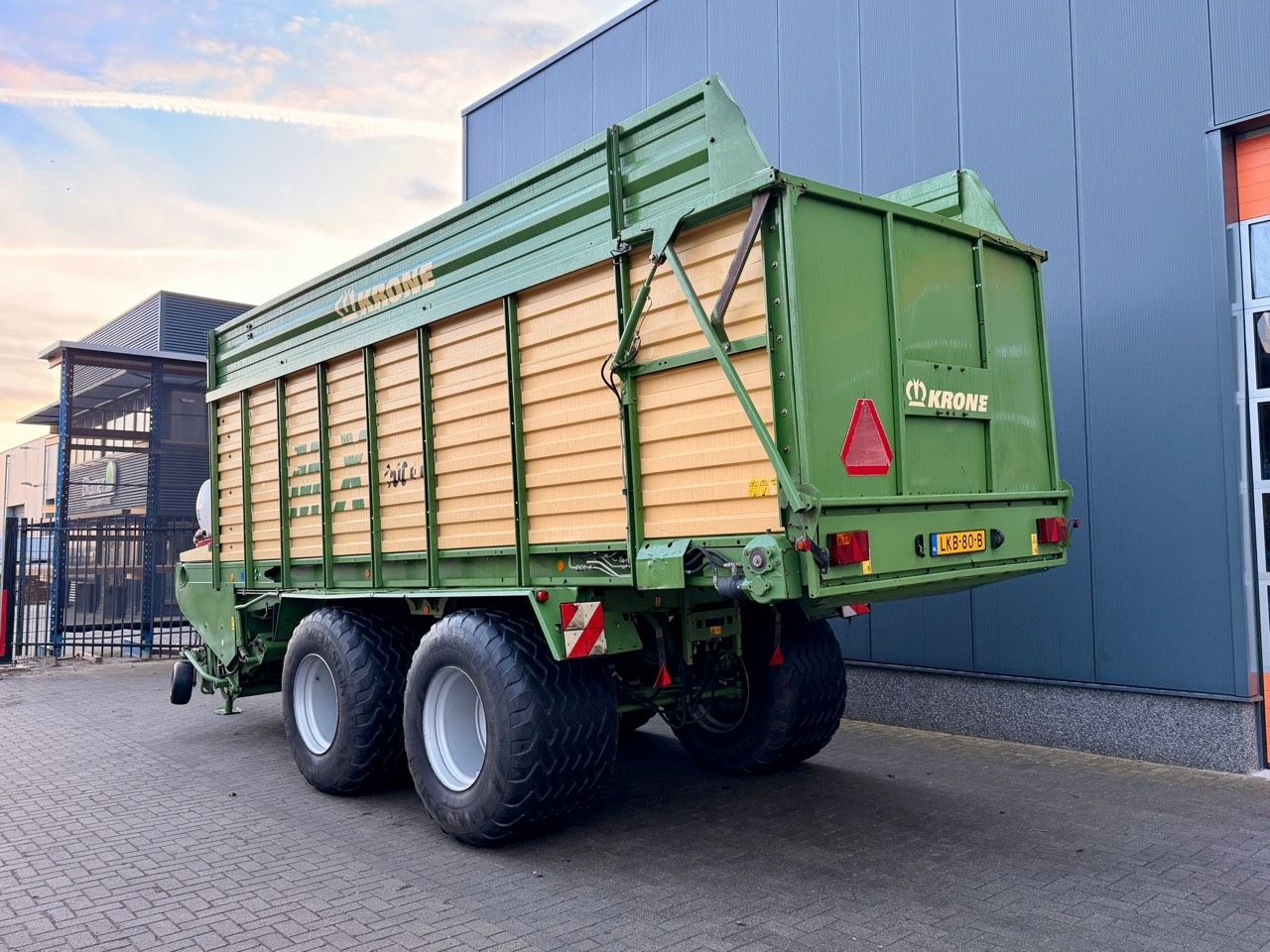 Krone MX 350 GL opraapwagen/dubbeldoel ladewagen