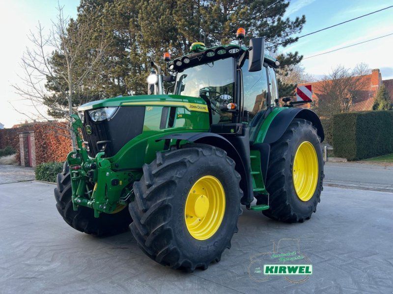 John Deere 6R 215