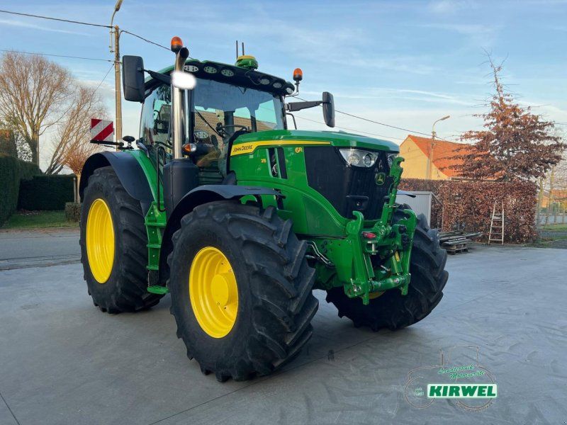 John Deere 6R 215