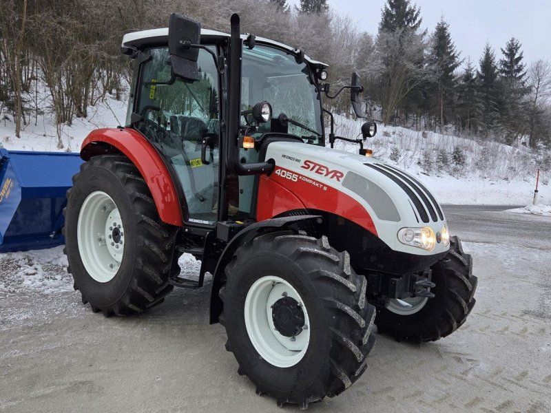 Steyr 4055s Kompakt  Göweil Hecklade