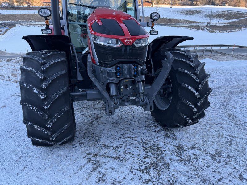 Massey Ferguson 5S.115 Dyna-4 Efficient