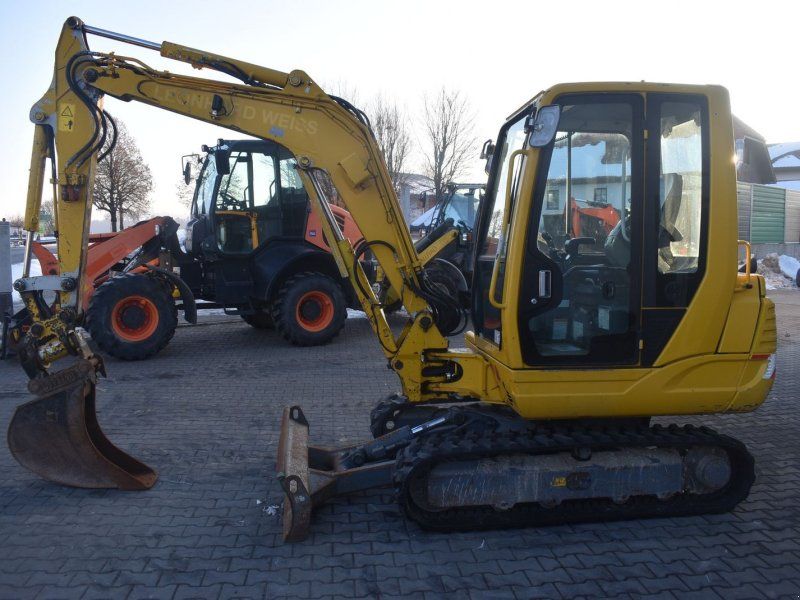 Takeuchi TB235 mit Powertilt