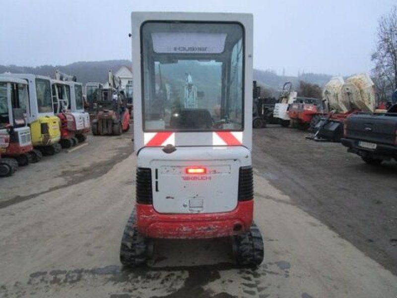 Takeuchi TB 016 MARTIN-Schnellwechsler + 3 Löffel