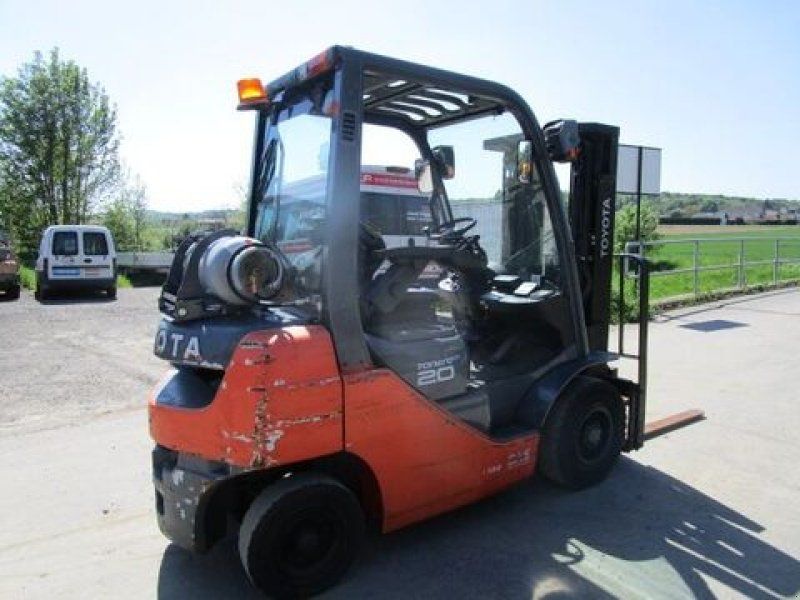 Toyota 06-8FG20F GAS Tripl-FH 4,30m + Seitenschiebe