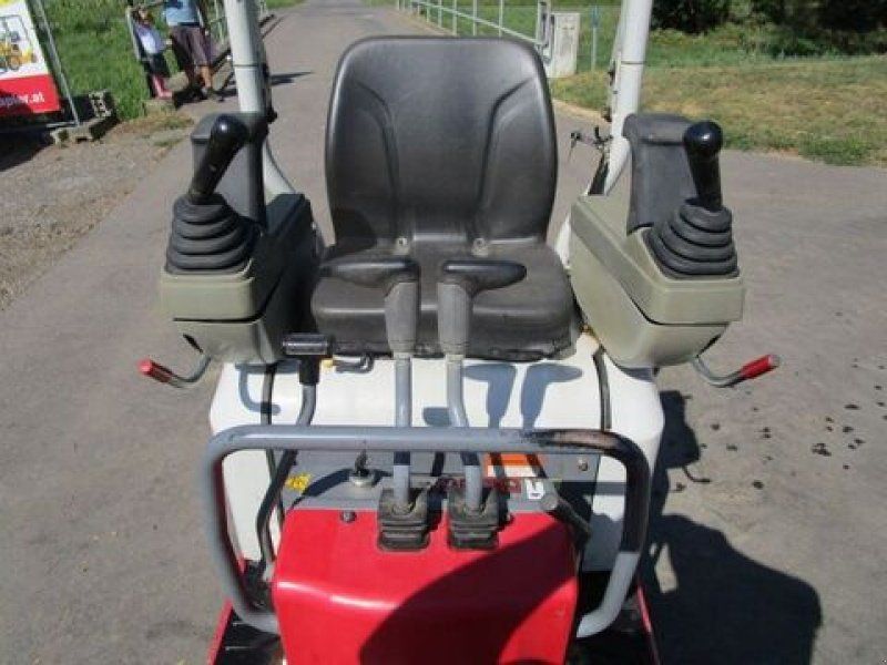 Takeuchi TB 210R mechan. Schnellwechsler +3 Löffel
