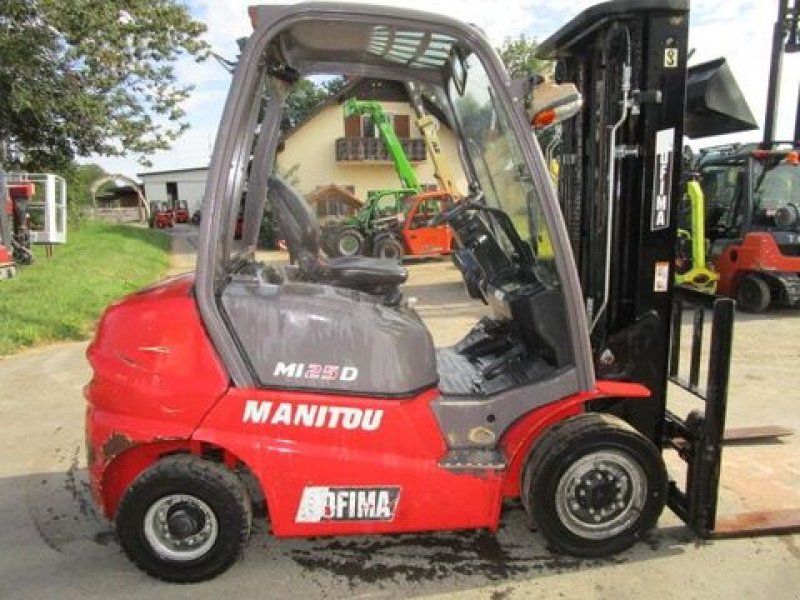 Manitou MI25D Tripl-Freihub 4,7m + Seitenschieber