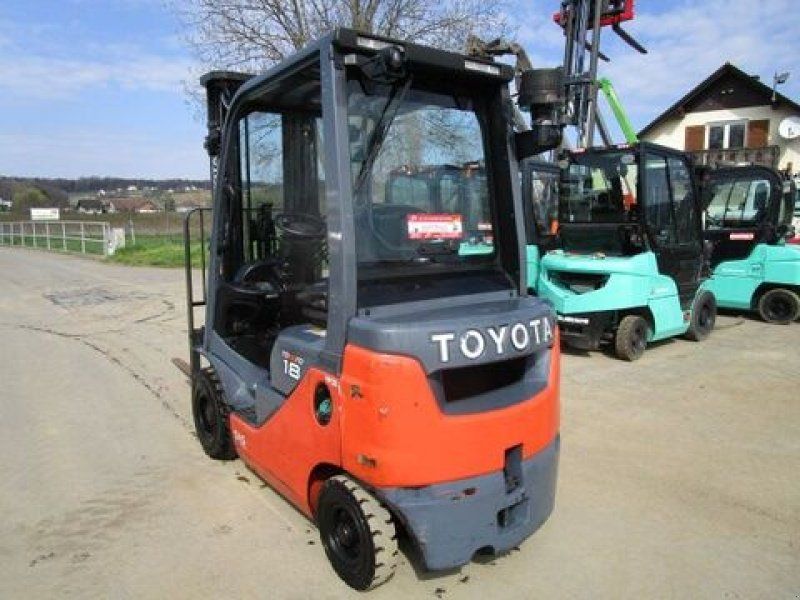 Toyota 42-8FDF18 1,8 Ton. Tripl-FH 5m + Seitensc